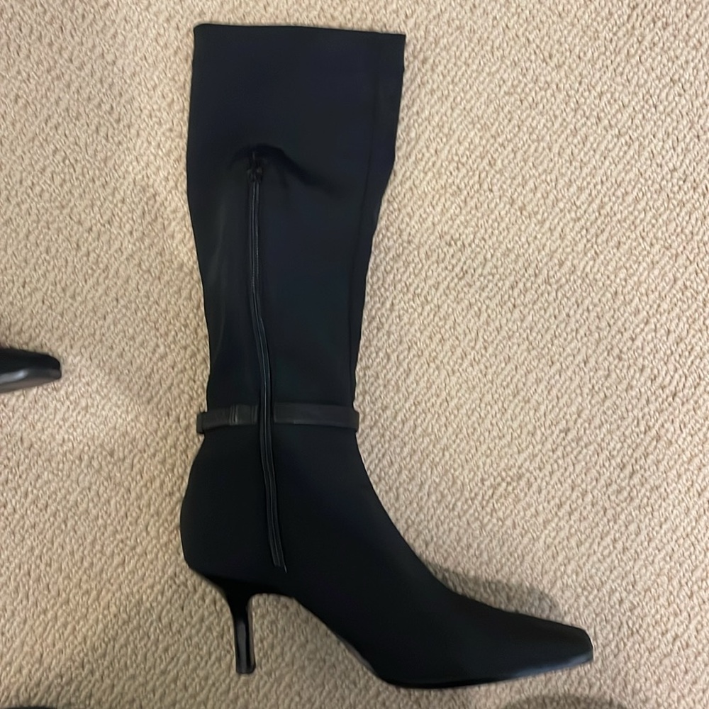 Bandolino stretchy fabric boots. Size 6 - Picture 3 of 7